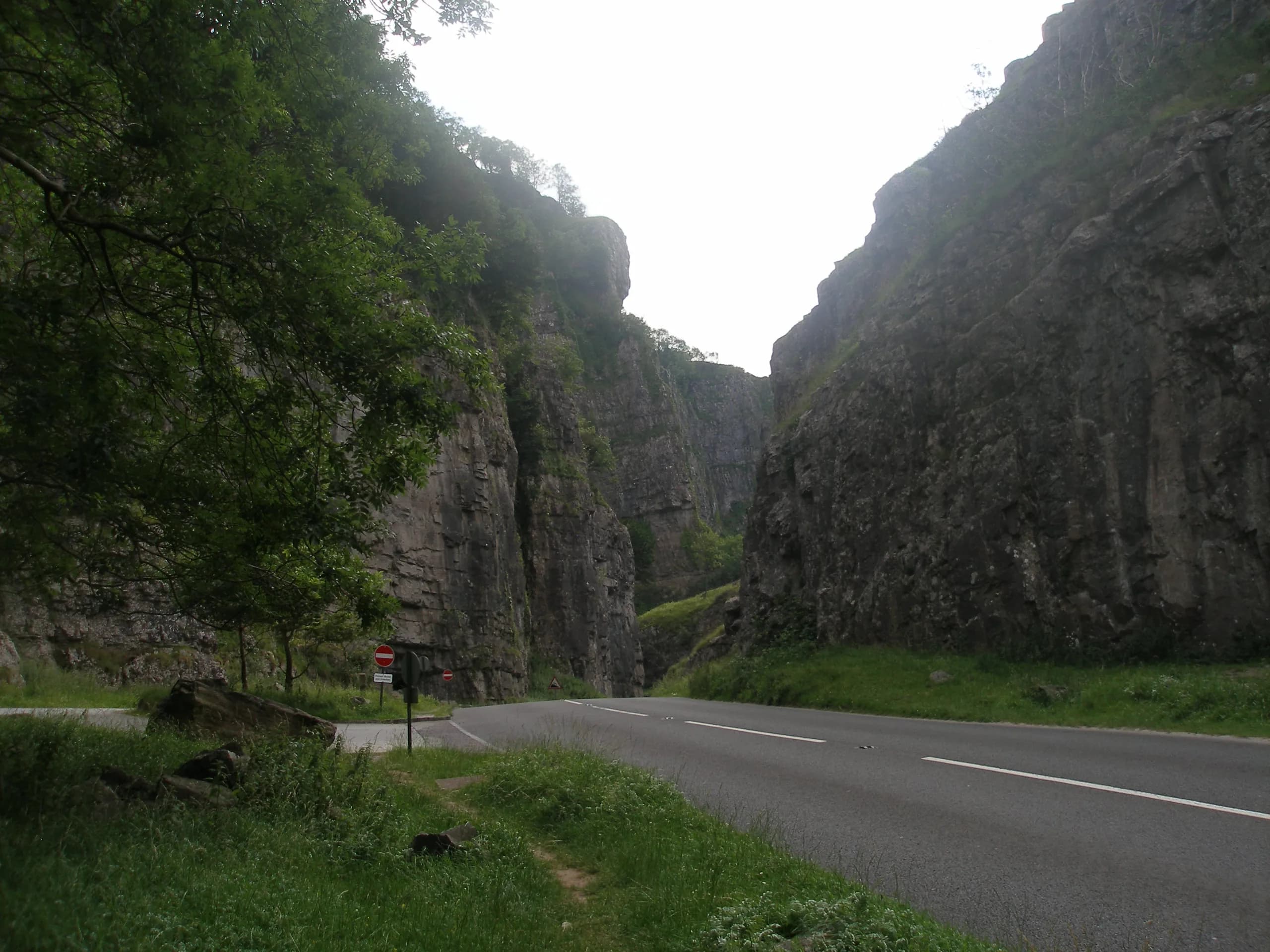 The road winding between the cliffs of Cheddar Gorge